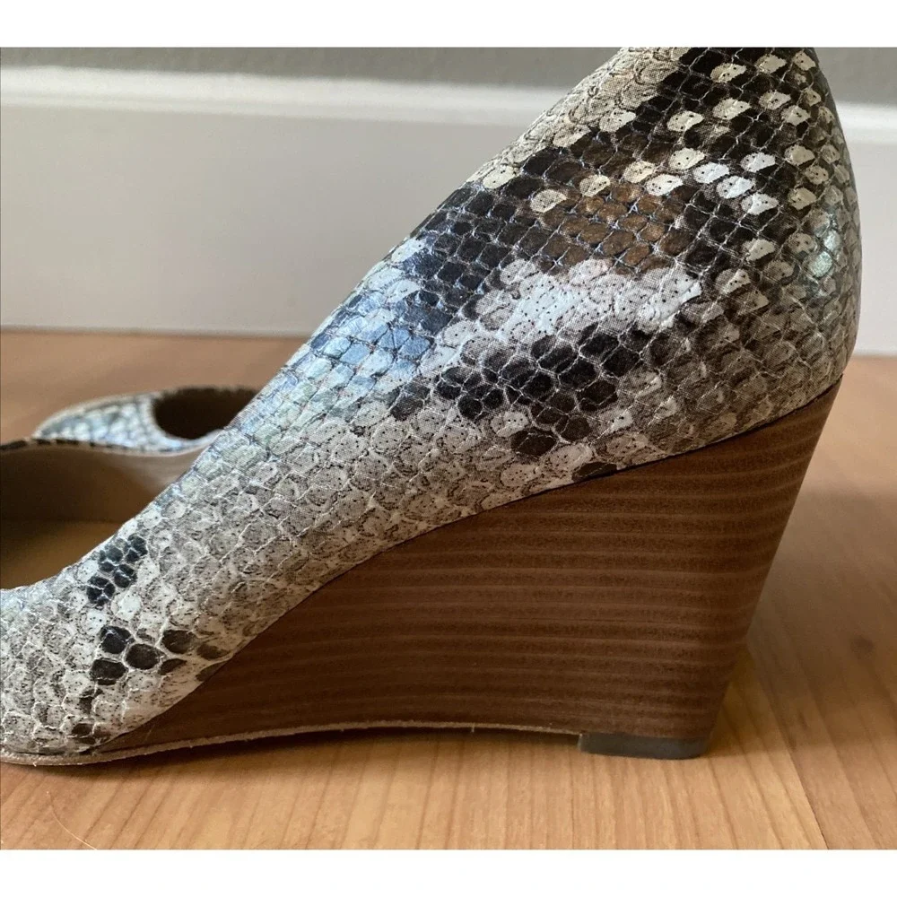Via Spiga Womens Pump Size 6.5 Leather Wedge Heel Snakeskin Dress Shoes